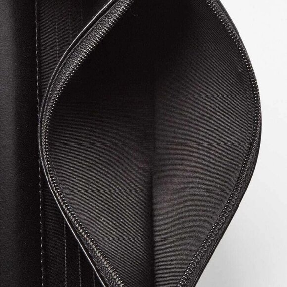 Chanel Black Velvet and Mirror Sequin CC WOC Clutch Bag - Picture 8 of 13